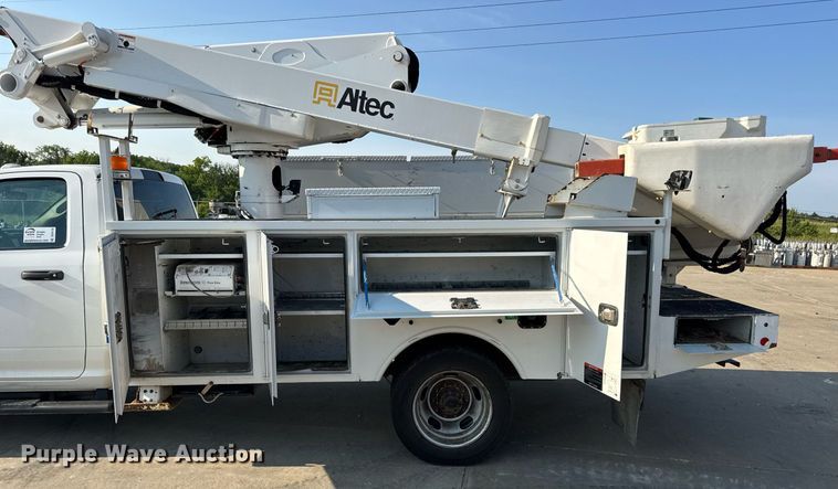 image for item DV4170 2018 Dodge Ram 5500HD bucket truck