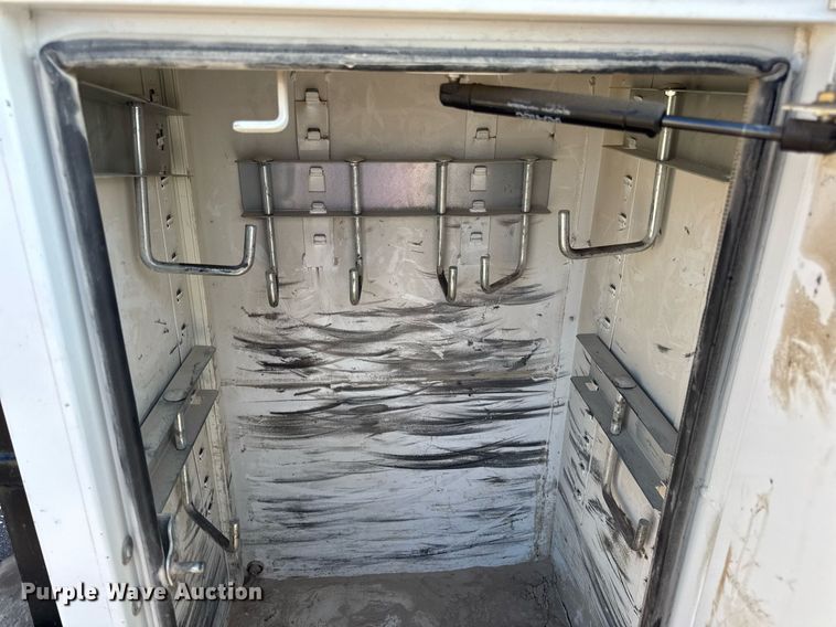 image for item DV4170 2018 Dodge Ram 5500HD bucket truck