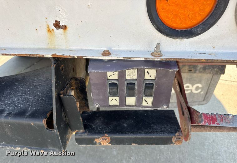 image for item DV4170 2018 Dodge Ram 5500HD bucket truck