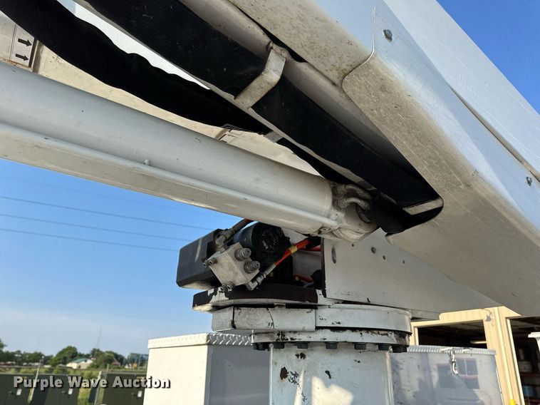 image for item DV4170 2018 Dodge Ram 5500HD bucket truck