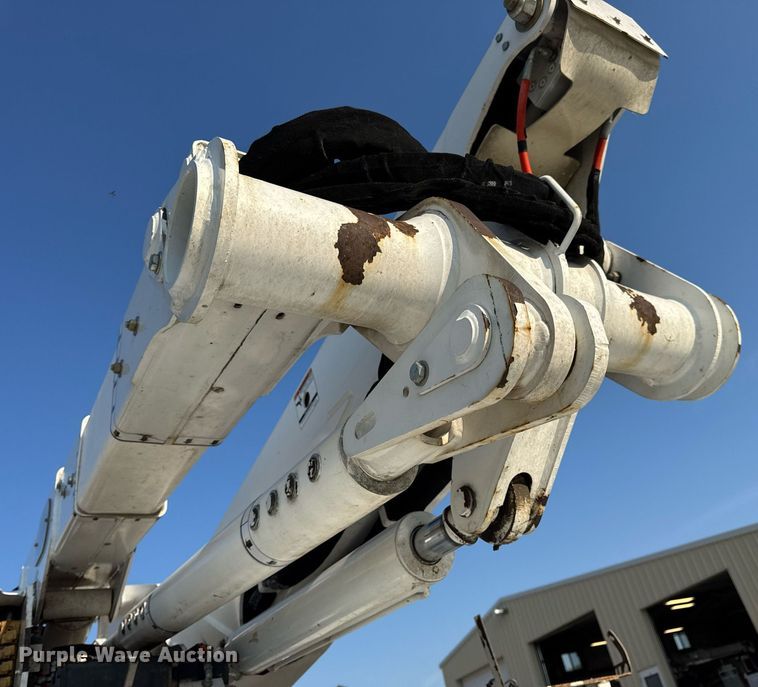 image for item DV4170 2018 Dodge Ram 5500HD bucket truck