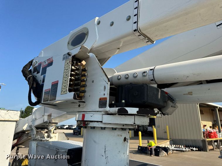 image for item DV4170 2018 Dodge Ram 5500HD bucket truck