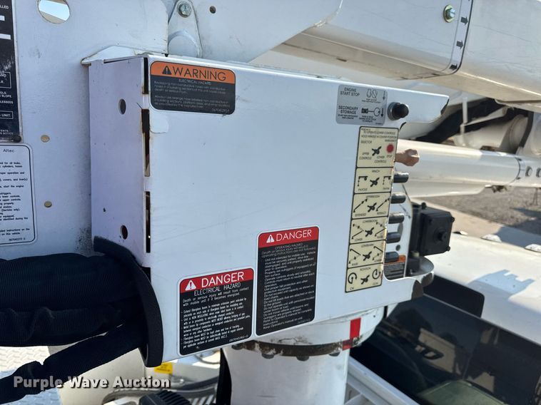 image for item DV4170 2018 Dodge Ram 5500HD bucket truck