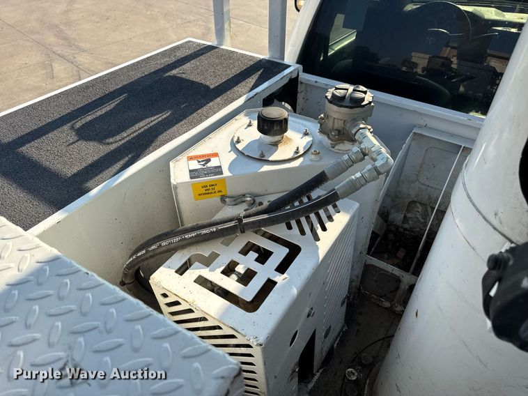 image for item DV4170 2018 Dodge Ram 5500HD bucket truck