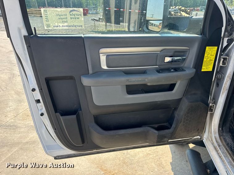 image for item DV4170 2018 Dodge Ram 5500HD bucket truck