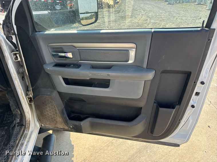 image for item DV4170 2018 Dodge Ram 5500HD bucket truck