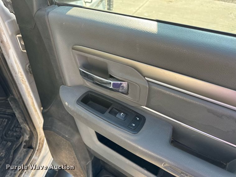 image for item DV4170 2018 Dodge Ram 5500HD bucket truck