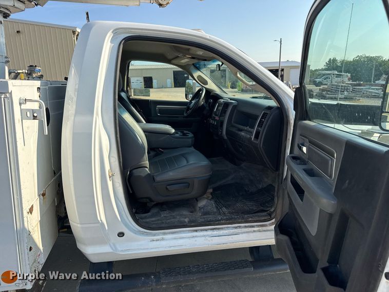 image for item DV4170 2018 Dodge Ram 5500HD bucket truck