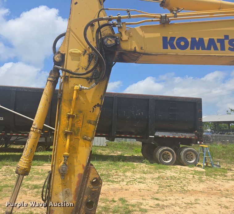 image for item DW1990 2012 Komatsu PC210LC-8 excavator
