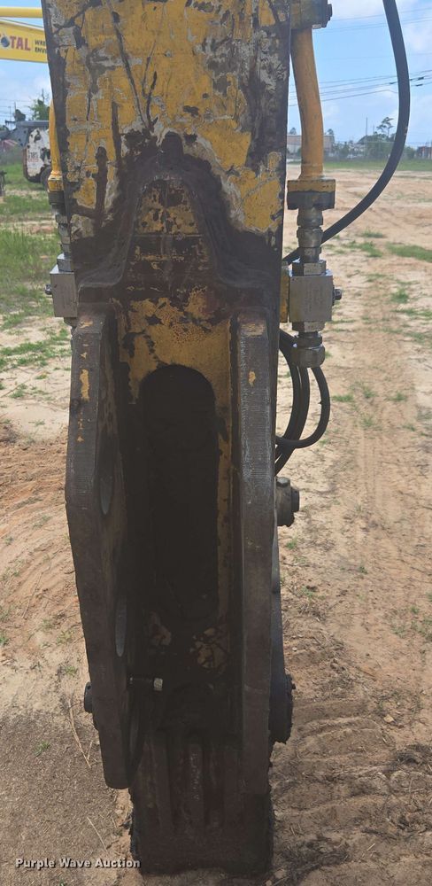 image for item DW1990 2012 Komatsu PC210LC-8 excavator