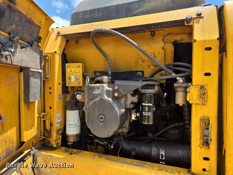 image for item DW1990 2012 Komatsu PC210LC-8 excavator