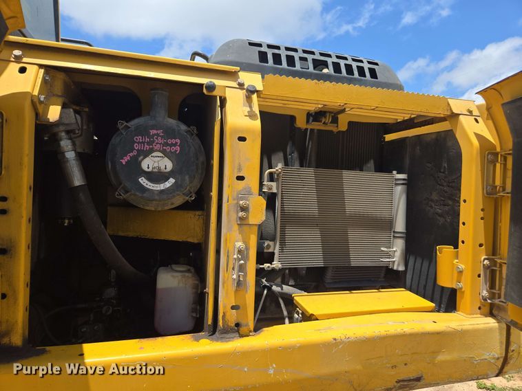 image for item DW1990 2012 Komatsu PC210LC-8 excavator