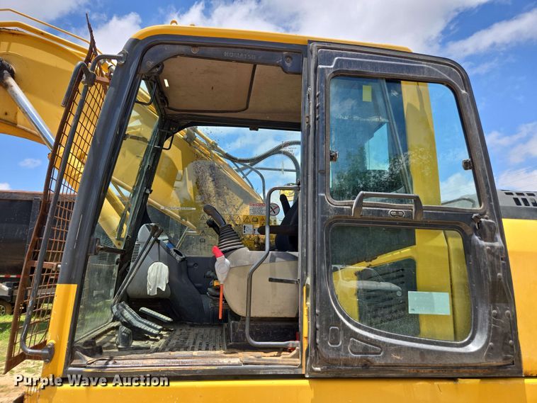 image for item DW1990 2012 Komatsu PC210LC-8 excavator