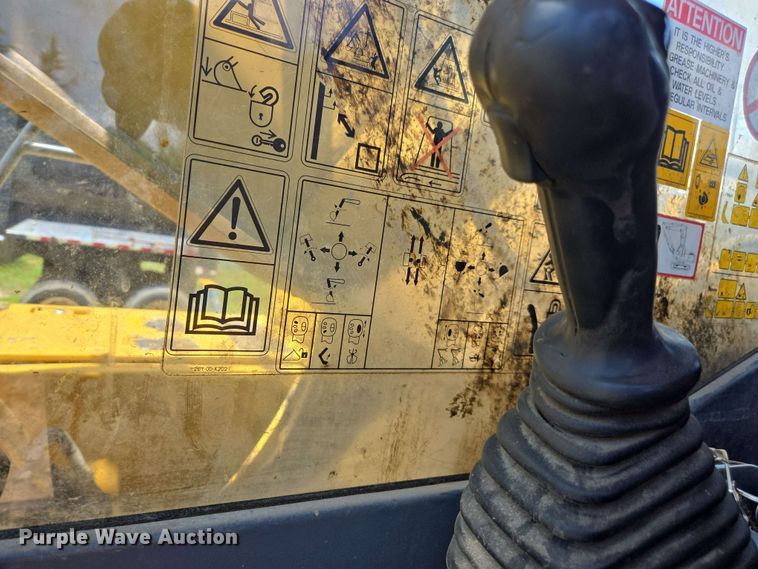 image for item DW1990 2012 Komatsu PC210LC-8 excavator