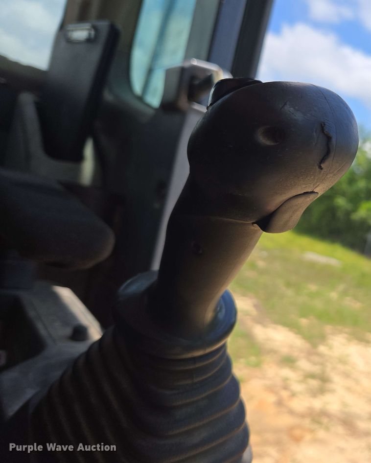 image for item DW1990 2012 Komatsu PC210LC-8 excavator