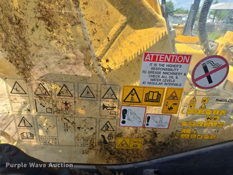 image for item DW1990 2012 Komatsu PC210LC-8 excavator