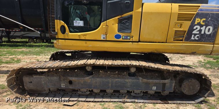 image for item DW1990 2012 Komatsu PC210LC-8 excavator