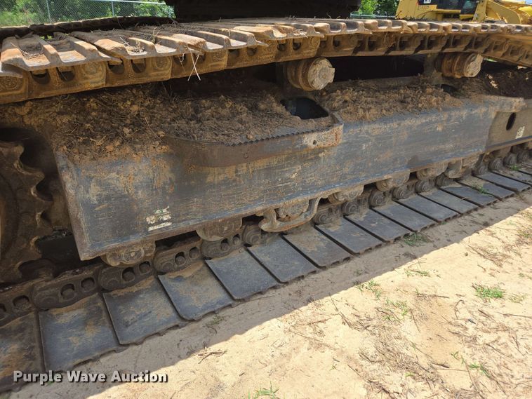 image for item DW1990 2012 Komatsu PC210LC-8 excavator