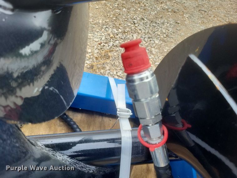 image for item DW7045 GIYI skid steer auger