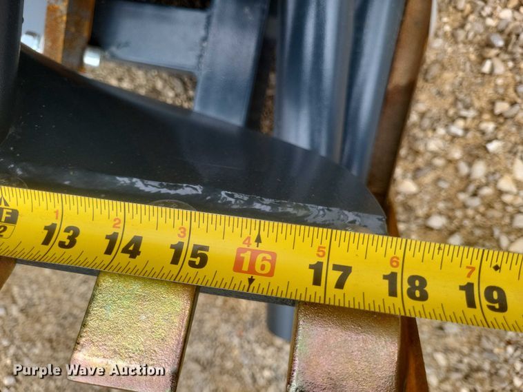 image for item DW7046 Handy Attachments SSA18 skid steer auger