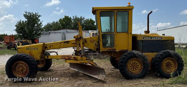 image for item DX5467 1975 John Deere 570A motor grader