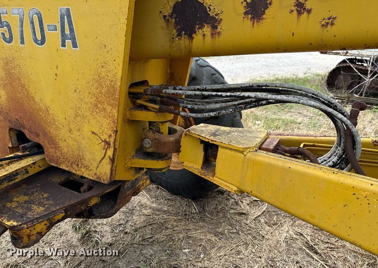 image for item DX5467 1975 John Deere 570A motor grader