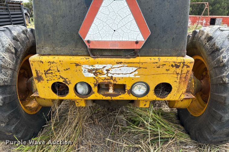 image for item DX5467 1975 John Deere 570A motor grader