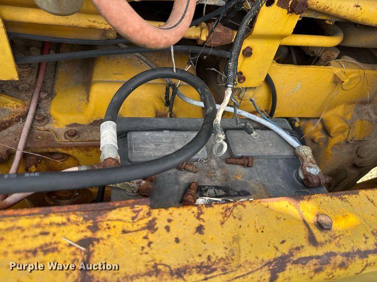 image for item DX5467 1975 John Deere 570A motor grader