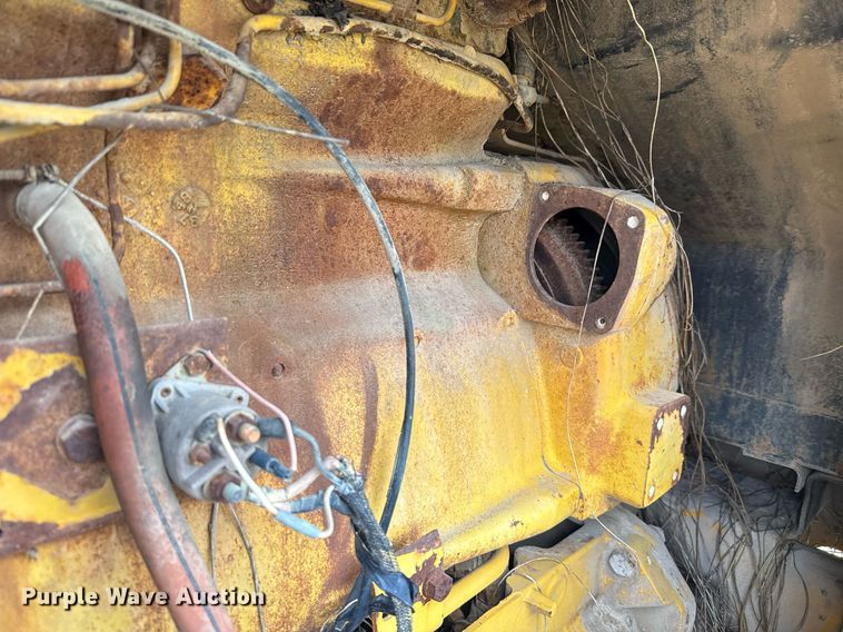 image for item DX5467 1975 John Deere 570A motor grader