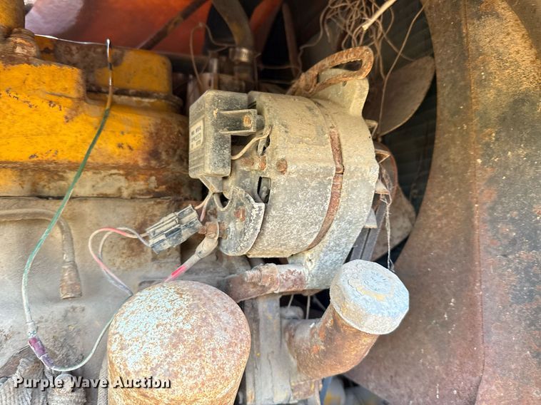 image for item DX5467 1975 John Deere 570A motor grader