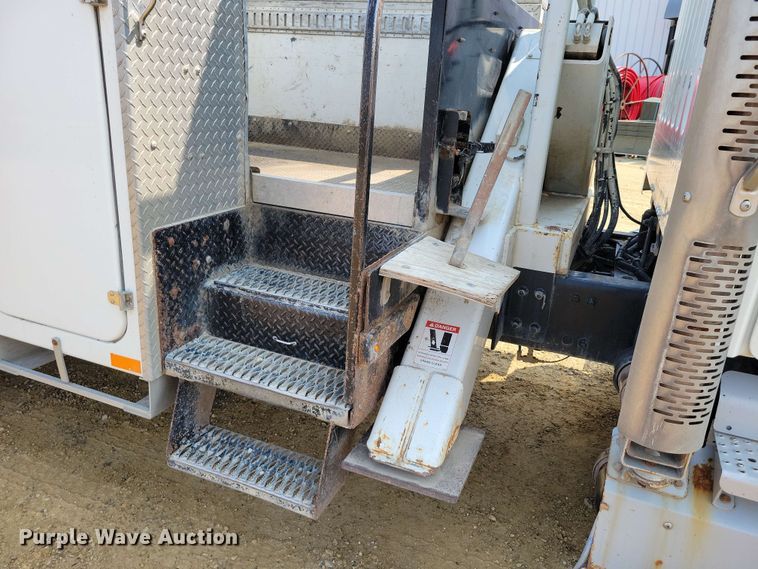 image for item DX6995 2013 Freightliner M2 bucket truck