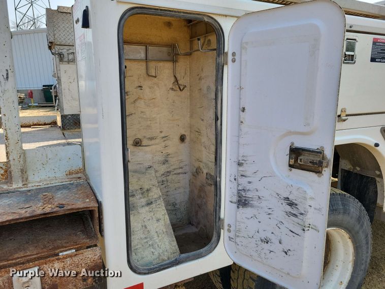 image for item DX6995 2013 Freightliner M2 bucket truck