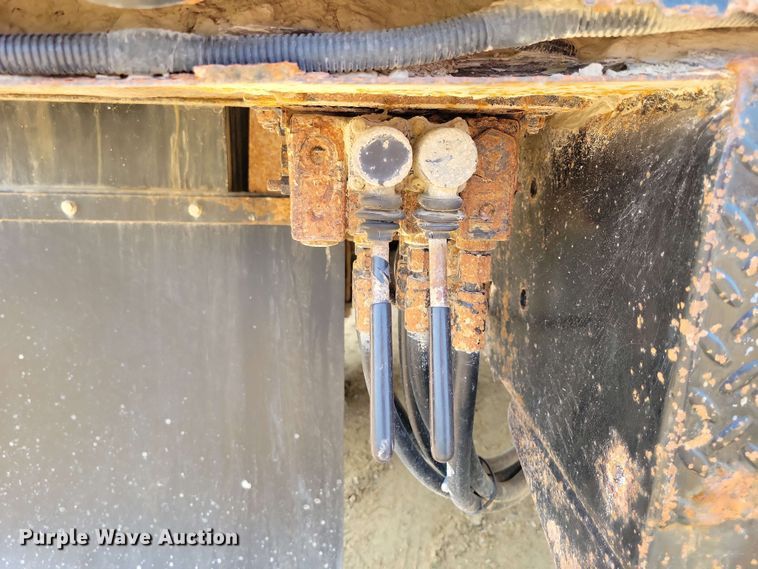 image for item DX6995 2013 Freightliner M2 bucket truck