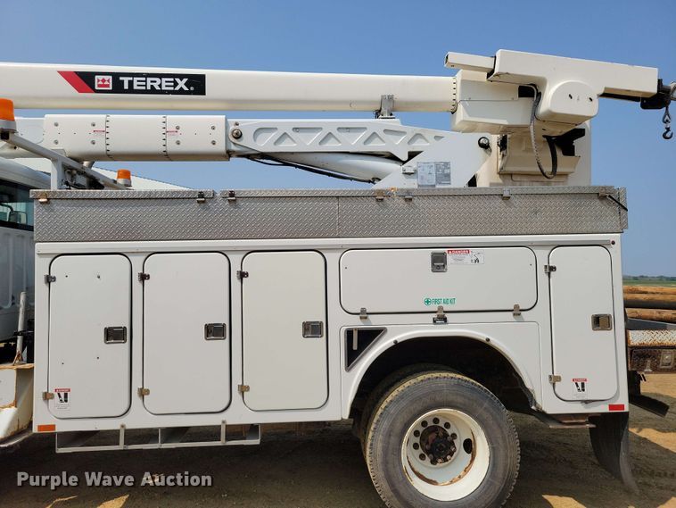 image for item DX6995 2013 Freightliner M2 bucket truck