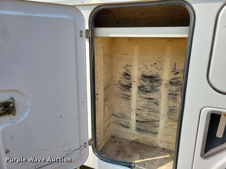 image for item DX6995 2013 Freightliner M2 bucket truck