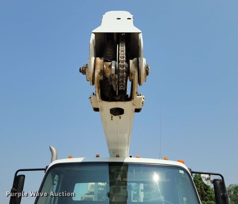 image for item DX6995 2013 Freightliner M2 bucket truck