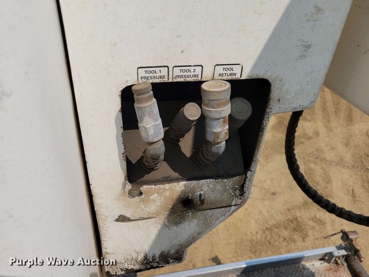 image for item DX6995 2013 Freightliner M2 bucket truck