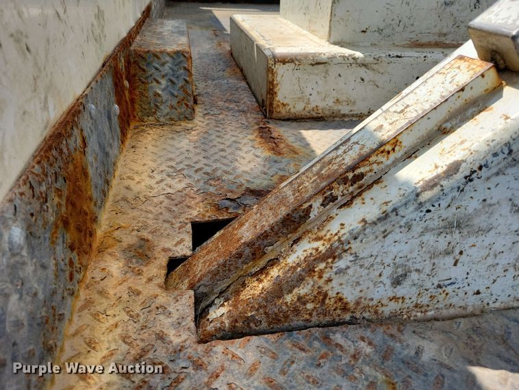 image for item DX6995 2013 Freightliner M2 bucket truck