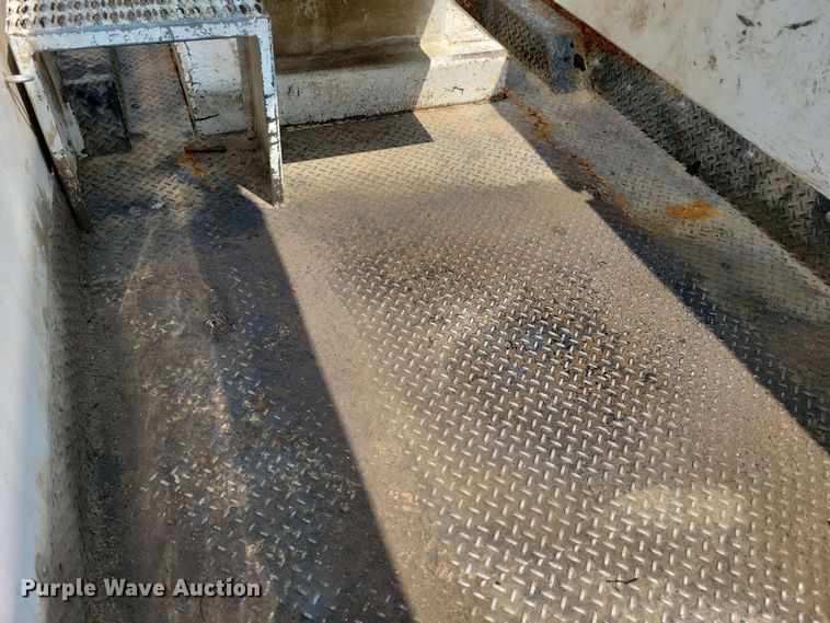 image for item DX6995 2013 Freightliner M2 bucket truck