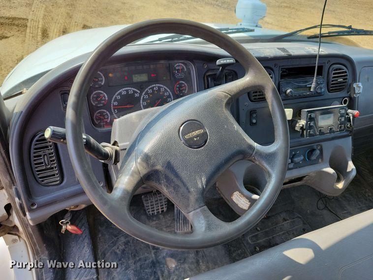 image for item DX6995 2013 Freightliner M2 bucket truck