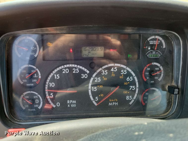 image for item DX6995 2013 Freightliner M2 bucket truck