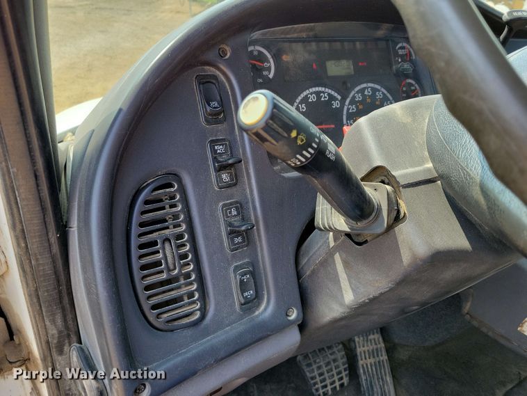 image for item DX6995 2013 Freightliner M2 bucket truck