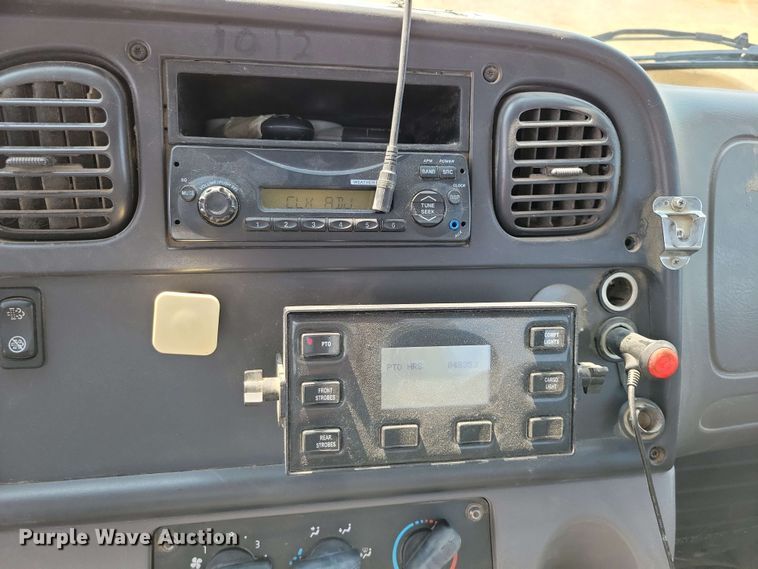 image for item DX6995 2013 Freightliner M2 bucket truck