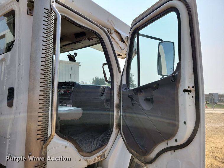image for item DX6995 2013 Freightliner M2 bucket truck