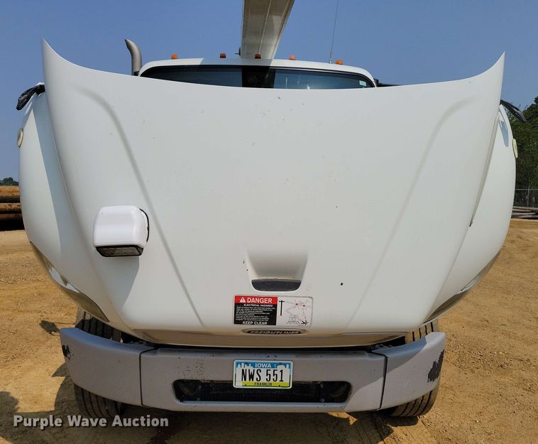 image for item DX6995 2013 Freightliner M2 bucket truck