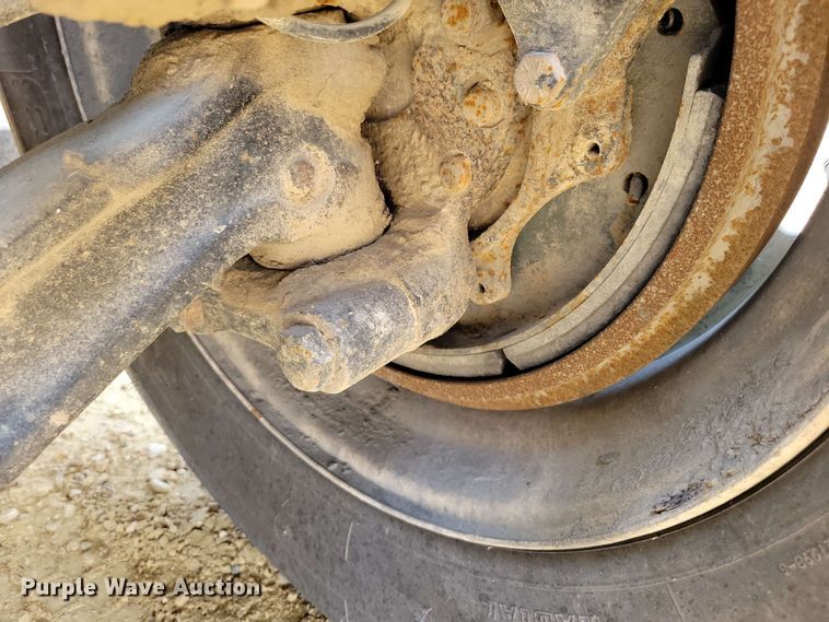 image for item DX6995 2013 Freightliner M2 bucket truck