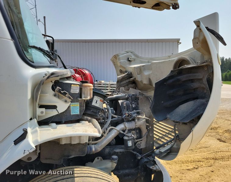 image for item DX6995 2013 Freightliner M2 bucket truck