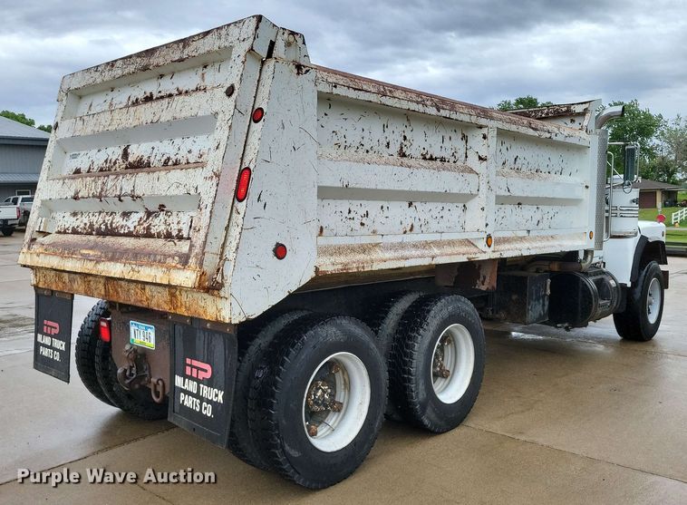 image for item DX6997 1990 Mack RB690S dump truck