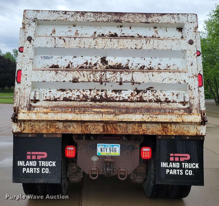 image for item DX6997 1990 Mack RB690S dump truck