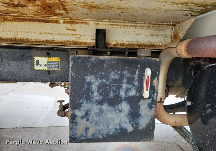 image for item DX6997 1990 Mack RB690S dump truck